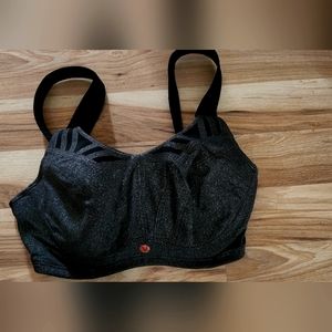 38F Victoria's secret sports bra black/ grey
